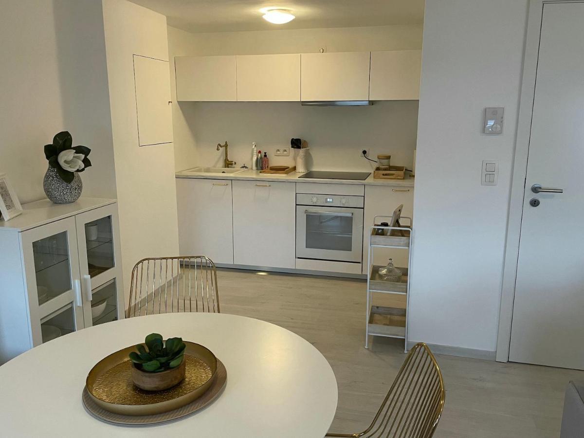 Le Relax By La Dame De Coeur - Logement Zen Urbain Намюр Екстериор снимка